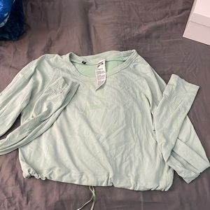 Cropped mint gymshark long sleeve
